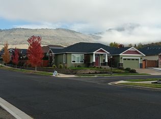 925 Callaway Dr, Medford, OR 97504