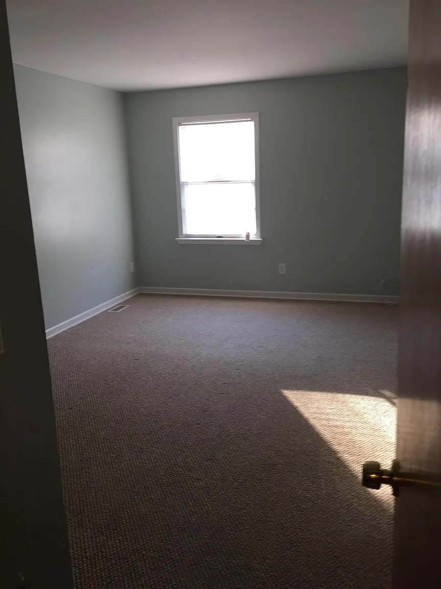 213 Main St APT 10 photo 1