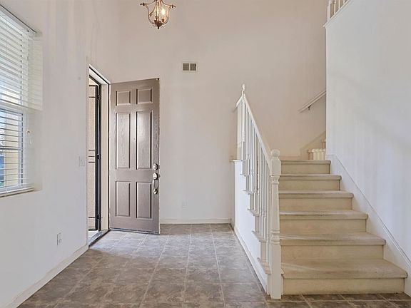 4th image of 249 Cherry Blossom Ln