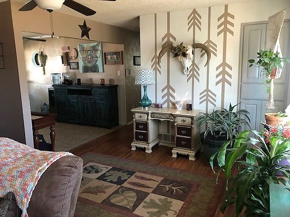 3rd image of 4320 Clover Ave