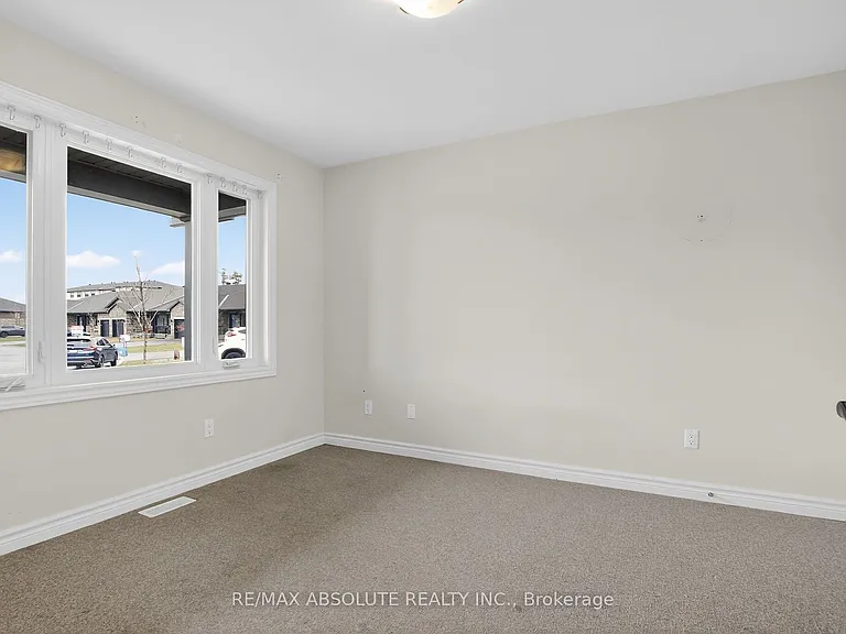 15 Seabert Dr — Photo 10