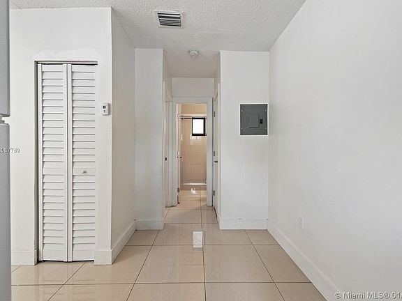 4th image of 1911 NW 30th St #4