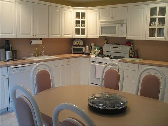 huge kitchen w/skylight