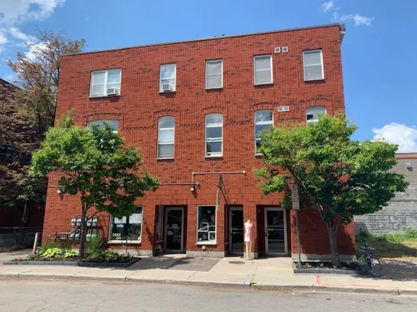 7 Florence St #22, Ottawa, ON K2P 0W6