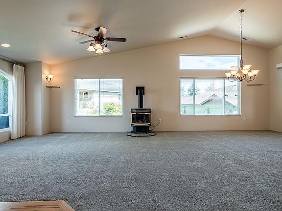 5th image of 1014 Highlands Dr