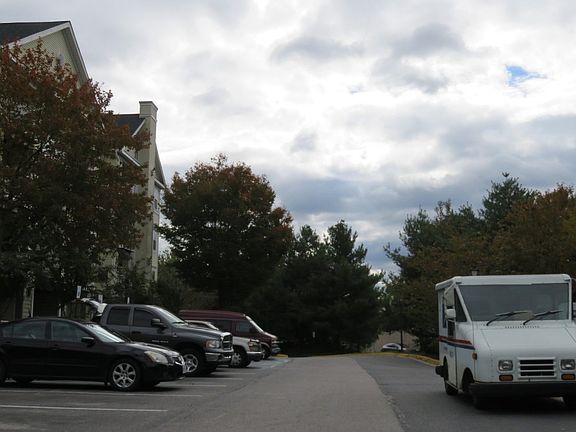 4th image of 13900 Farnsworth Ln #4