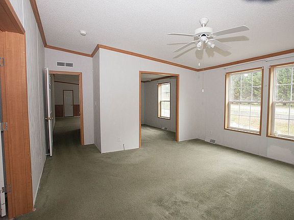 Master Bedroom w Sitting 