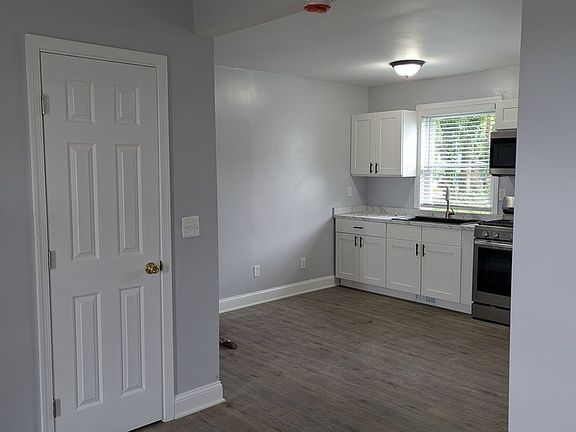 2nd image of 104 S Parke St