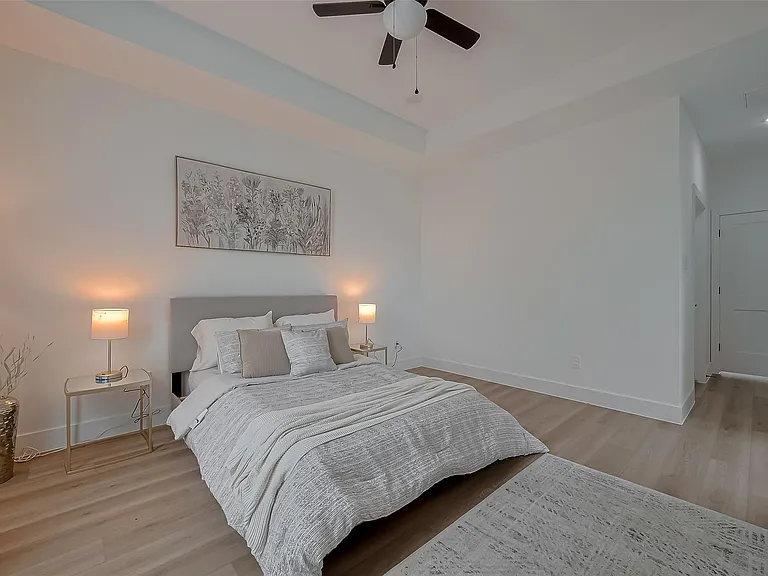 776 Mansfield St — Photo 35