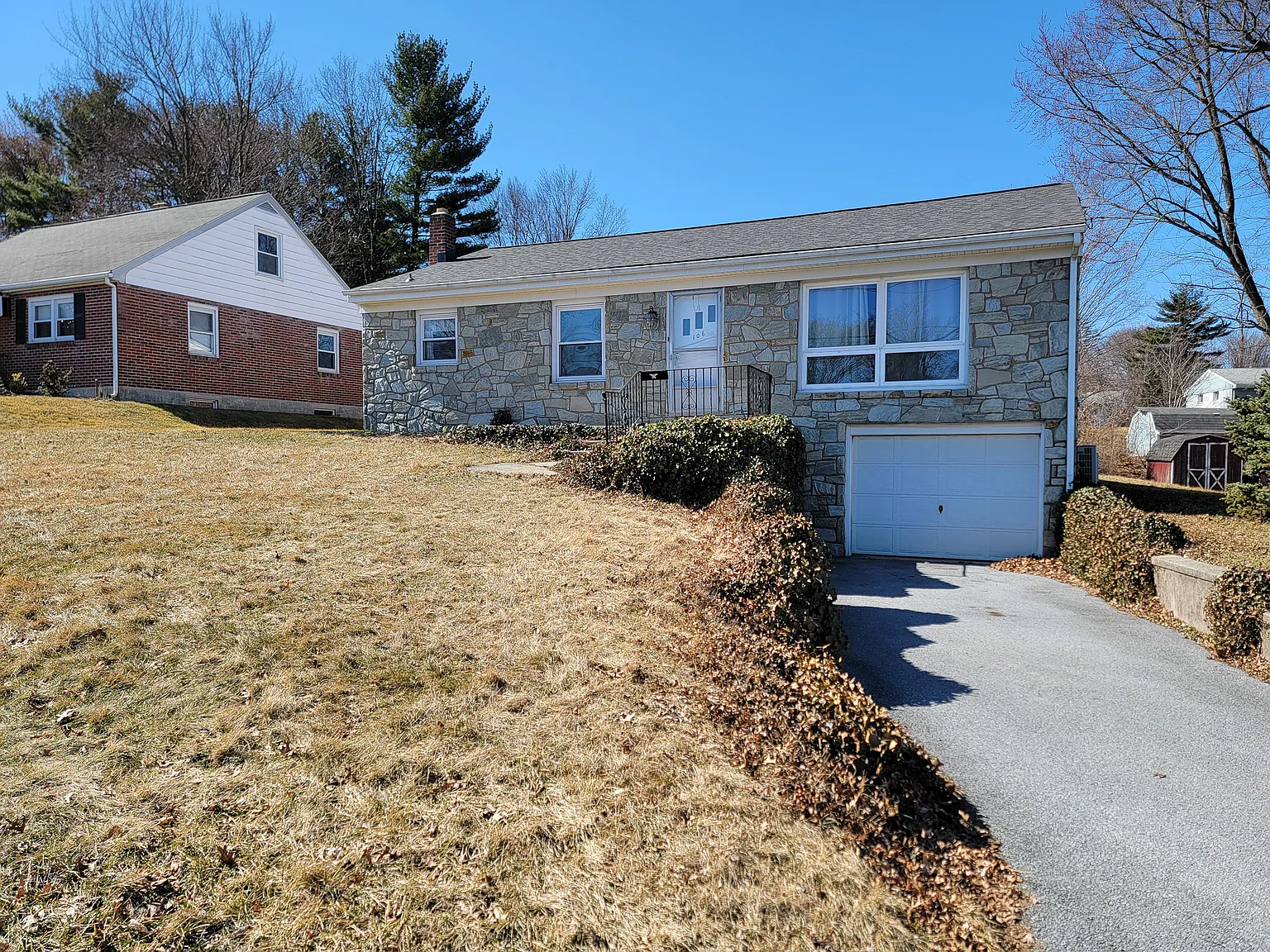 3 bed, 1290 sqft, $1,650 — Photo 1
