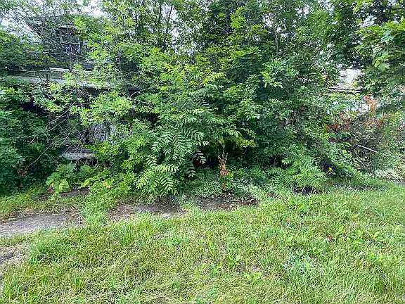 6517 Hazlett