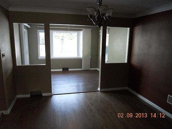 4th image of 9409 S Millard Ave