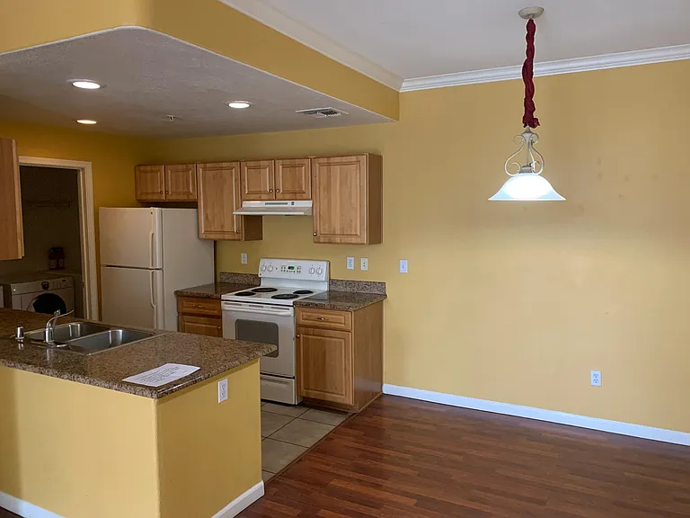1360 Shady Ln #2 — Photo 2