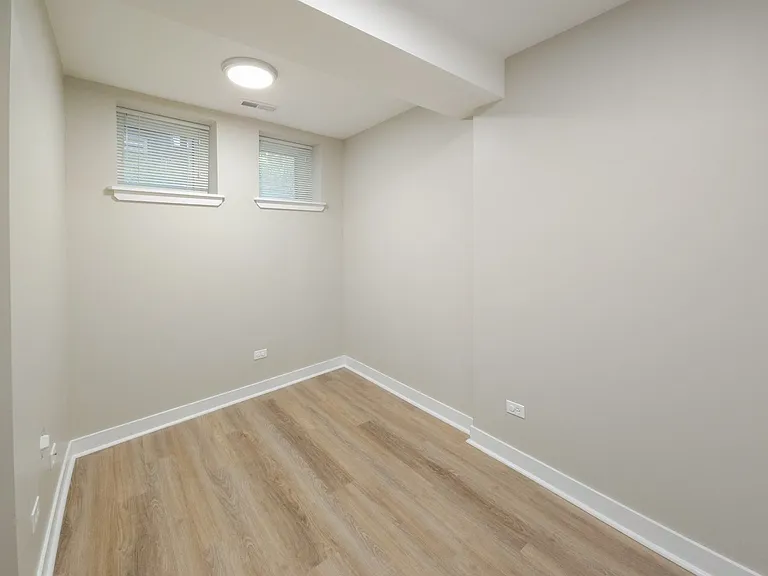1900 N Lincoln Ave — Photo 15
