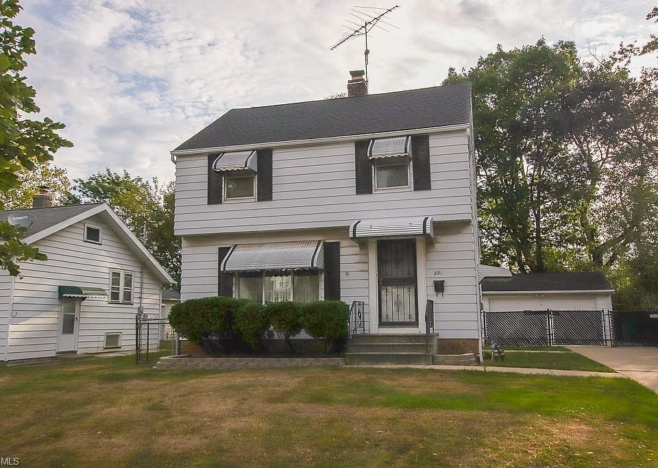 1st image of 891 E 239th St