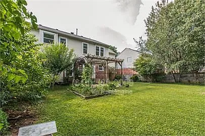 1244 Buckingham Cir — Photo 31