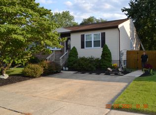 837 Turf Valley Dr, Pasadena, MD 21122