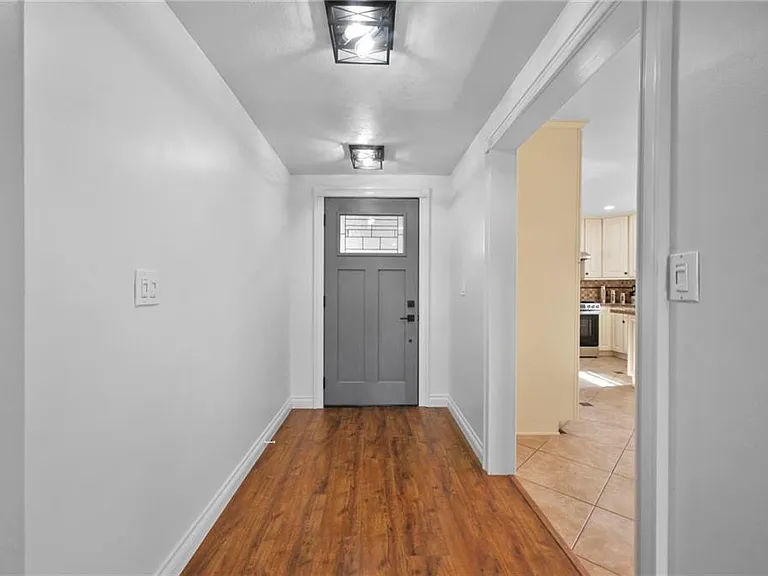 6091 Kimberly Dr — Photo 5