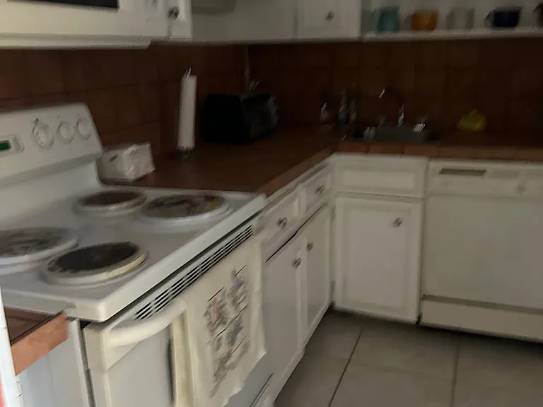 1551 NE Miami Gardens Dr — Photo 9