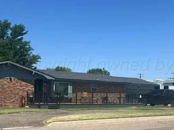 312 S Dahlia St, Booker, TX 79005