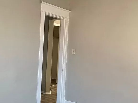 4th image of 815 Dawson St #2