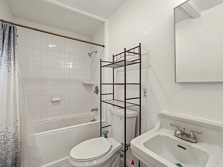 206 Townsend St — Photo 15