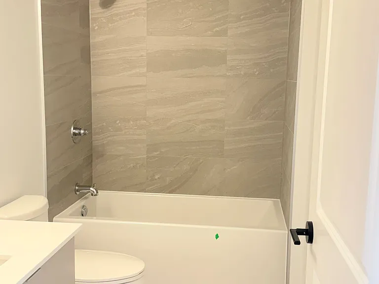 2075 Lakeshore Rd #1011 — Photo 12