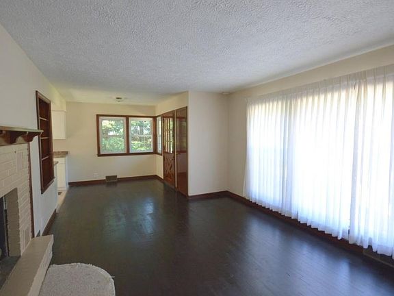 3rd image of 1120 Worthmore Ave