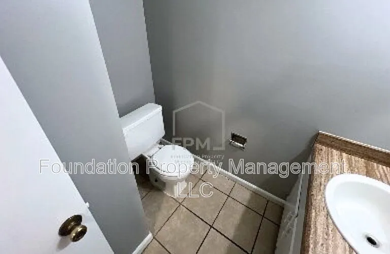 1317 Royal Oaks Cv — Photo 19
