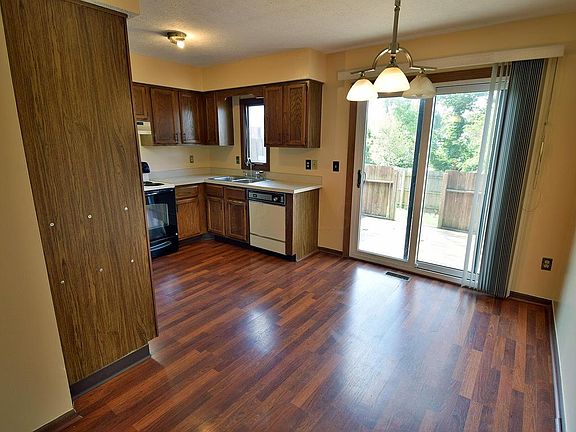 5th image of 1545 Park Place Dr