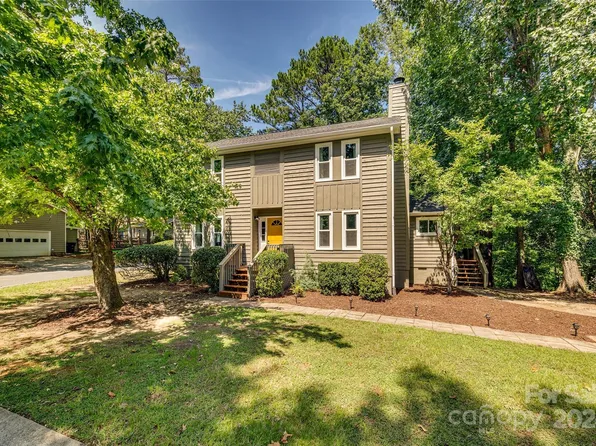 9034 Windjammer Dr, Tega Cay, SC 29708