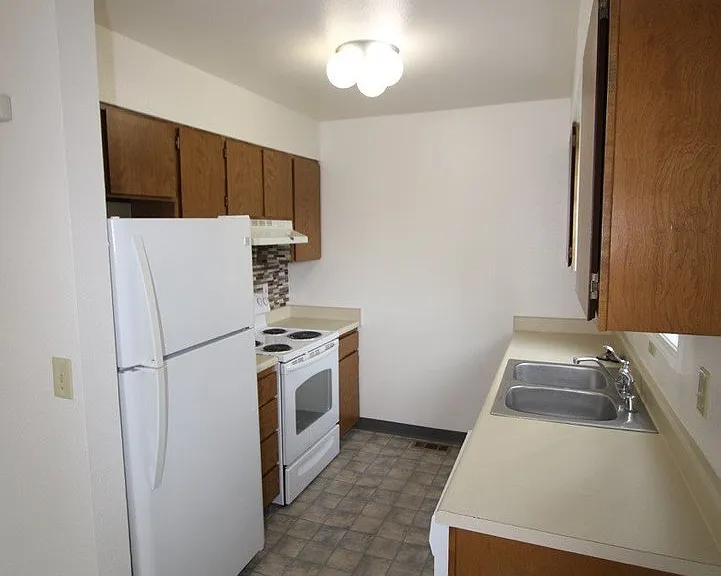 813 W 75th Ave — Photo 7