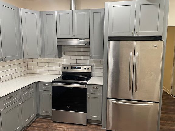 2nd image of 2649 S Kinnickinnic Ave #2