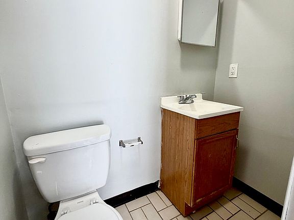 4th image of 3408 Ninann Ct #B