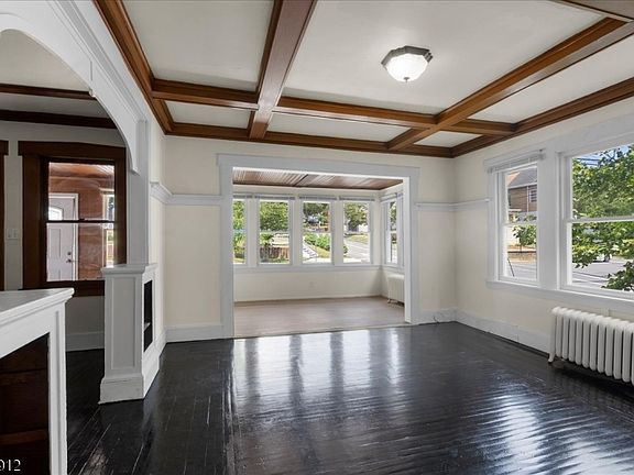 3rd image of 191 Brown Ave