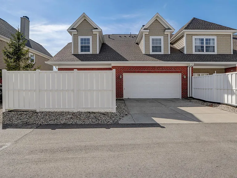 1242 Pawtucket Dr — Photo 34