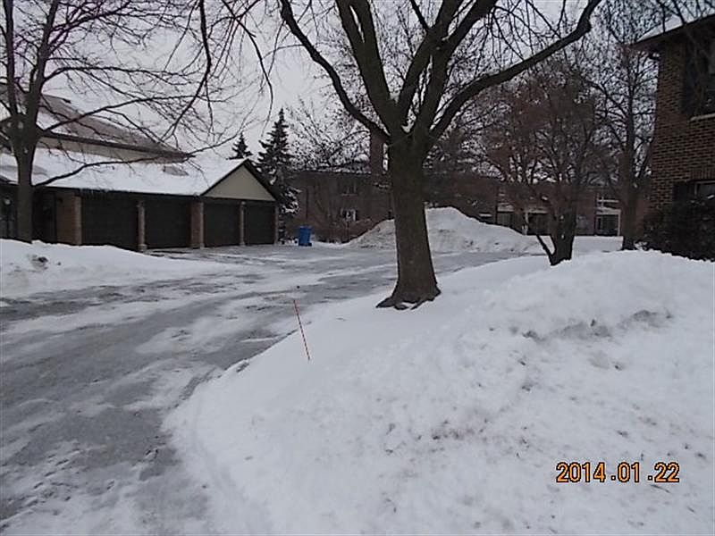 2nd image of 190 Grove Ave Unit D