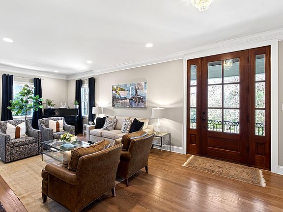 4th image of 2638 Lakeview Dr