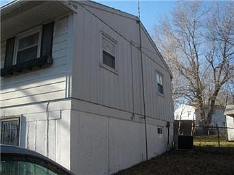 4th image of 18606 E 14th Ter N
