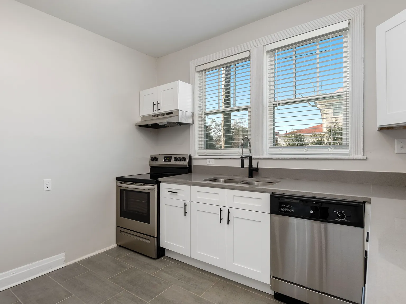 Park Terrace Apartments — Photo 4