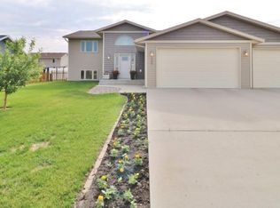 329 5th Ave SW, Surrey, ND 58785