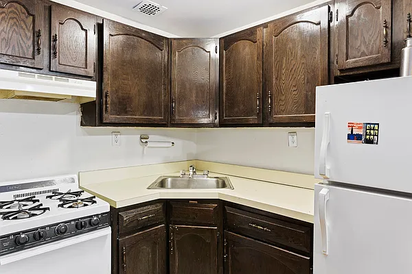 Rented by Hakimian Management | media 15