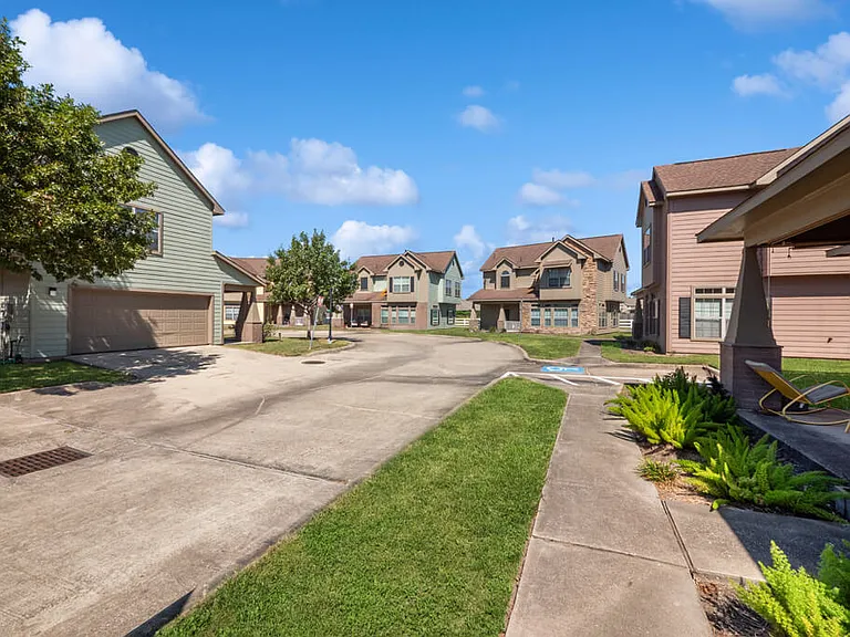 Sterling Green Village & Sheldon Ranch Apartments — Photo 13