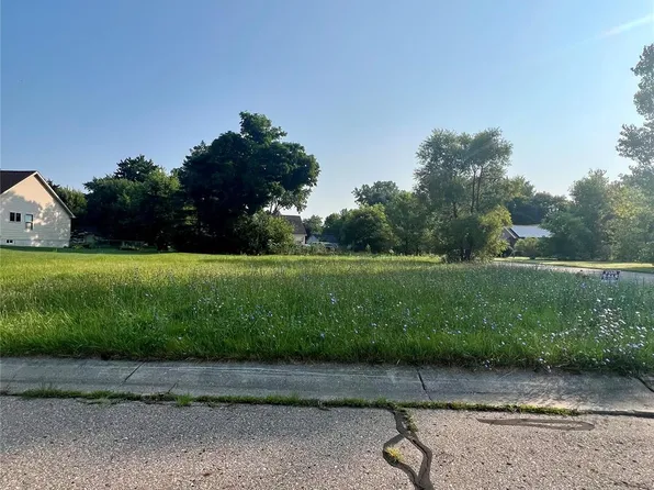 1 Whisper Ridge Ct, Burton, MI 48509