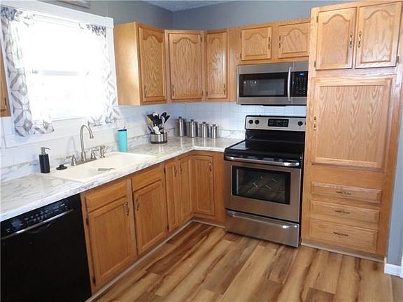 3rd image of 1212 NW 65th Ter