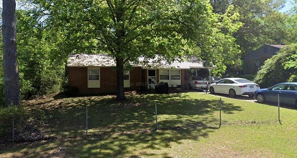 1st image of 710 Greenbriar Dr