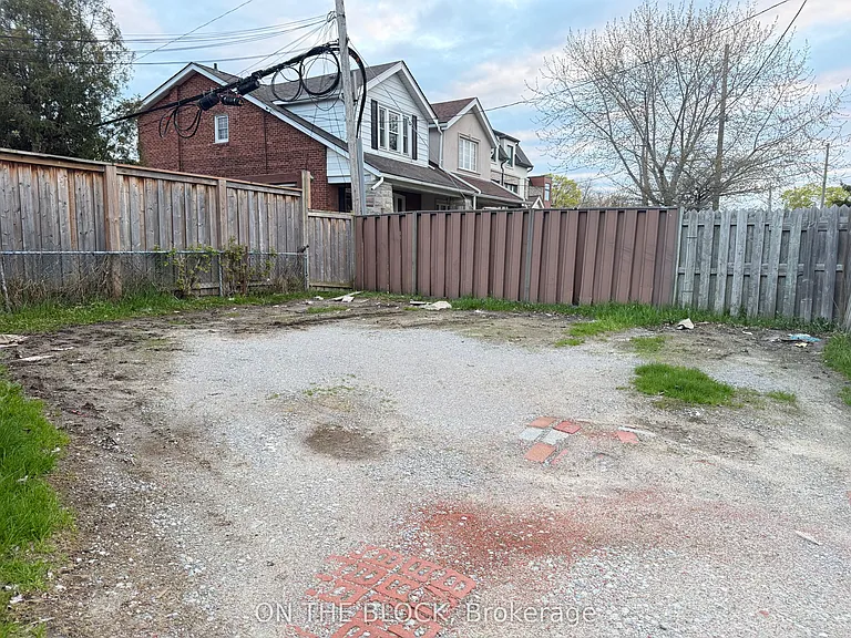 216 Donlands Ave — Photo 11