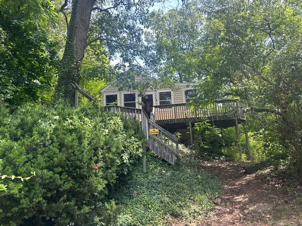 13 Hill Street, Branford, CT 06405