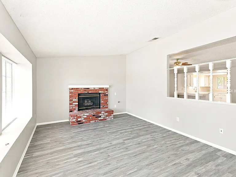 4214 Southampton Ct — Photo 6
