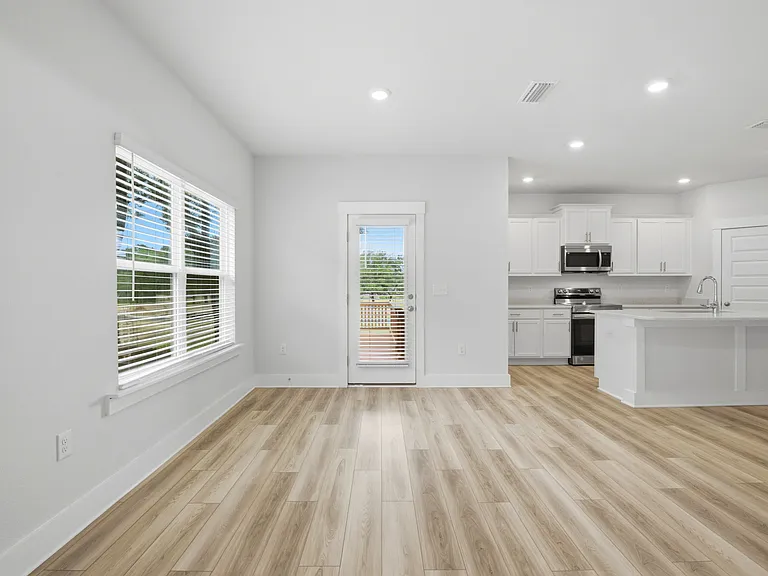 209 Camellia Dr — Photo 13